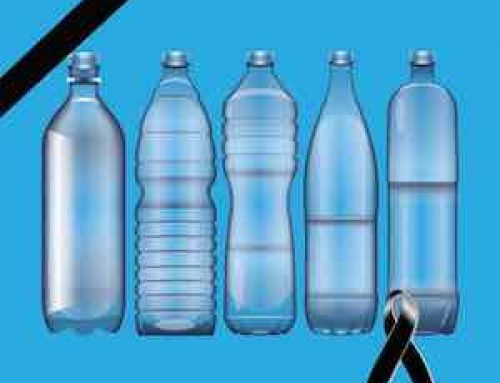 Le 5 fasi dell’elaborazione del lutto per le bottiglie di plastica